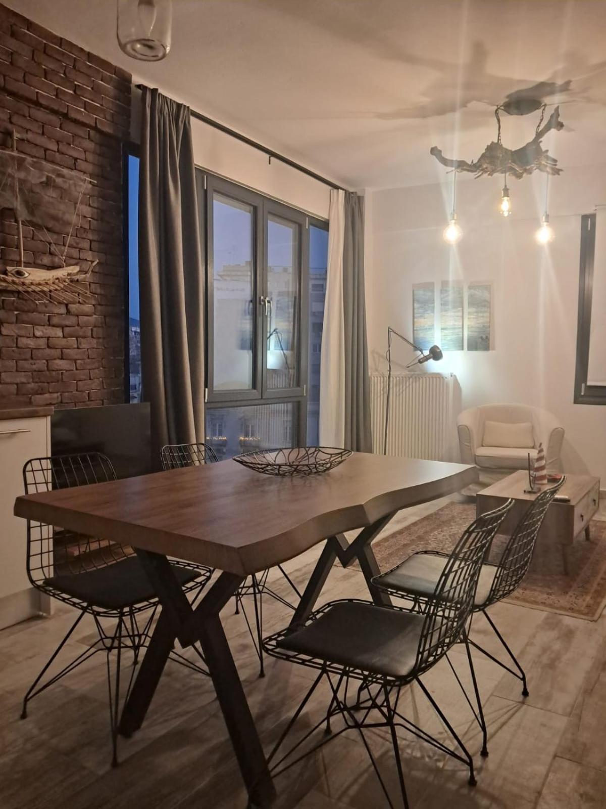 Apartment Ellis